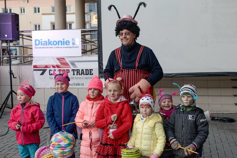 Pátek 6. října patřil na Vsetíně broučkům a beruškám