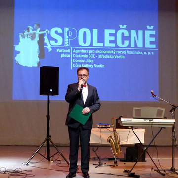Společenským večerem provedl Libor Čada v roli moderátora 