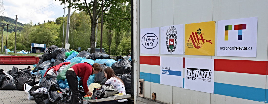 Hlavní partner sbírky Výtahy Vsetín, partner sbírky Město Vsetín. Mediální partneři ANNA – reklamní agentura, Regionální televize, Valašský deník a Vsetínské noviny. jpg