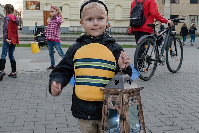 BROUČCI zvou k soutěži o nekrásnější kostým a lampičku