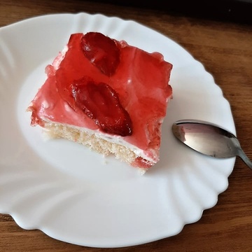 A napekla hned tři plechy – jeden DIA, jeden normální a jeden bezmléčný, ať si pochutnají všichni!