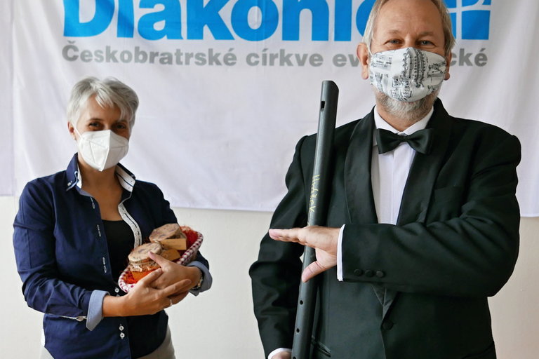 Internetová aukce Diakonie Vsetín vynesla bezmála devadesát tisíc korun!