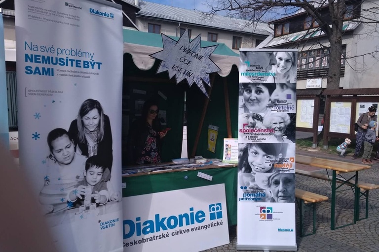MOZAIKA na Veletrhu neziskových organizací, aneb Kde najdete pomoc?