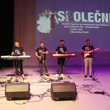 O Romskou muziku se postarala kapela Gipsy Maro za Vsetína