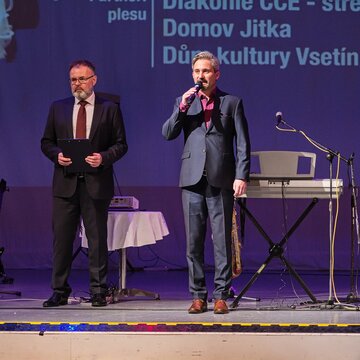 Jsem rád, že tento ples už má svou tradici mezi všemi dalšími ve Vsetíně pořádanými plesy, říká Pavel Bartoň, jednatel Domu kultury a místostarosta Města Vsetína. 