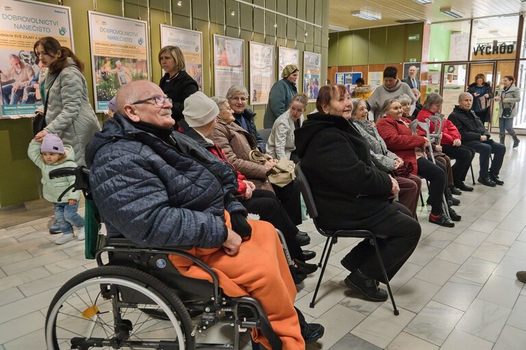 Vernisáž výstavy Společnost přátelská všem generacím