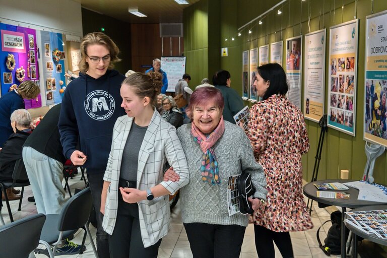 Vernisáž výstavy Společnost přátelská všem generacím