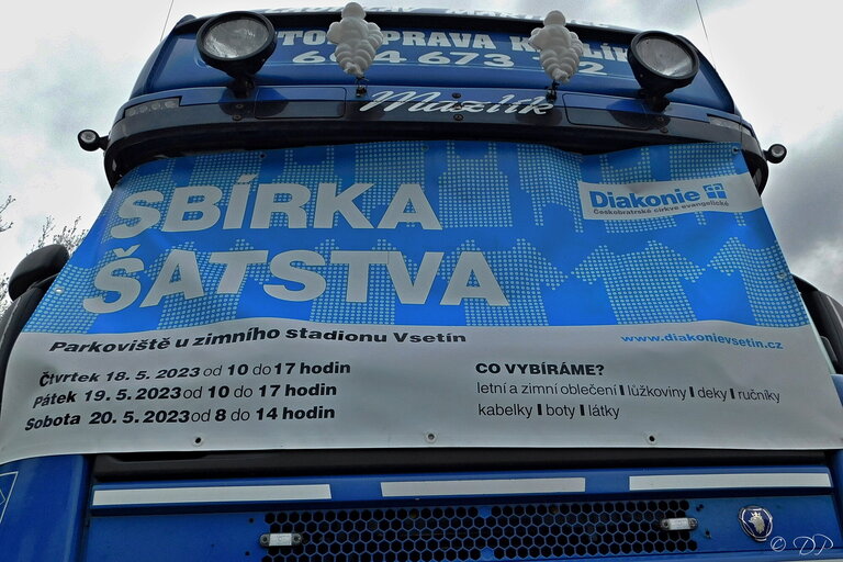 Květnová Sbírka šatstva