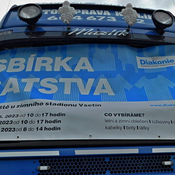 Květnová Sbírka šatstva