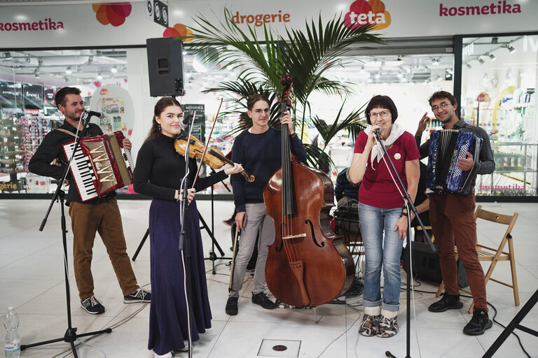 Ovca band zahraje pro Domácí hospic Devětsil