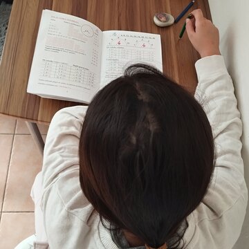 Rodiče vítají pomoc s nejmladší dcerou a její přípravou do školy